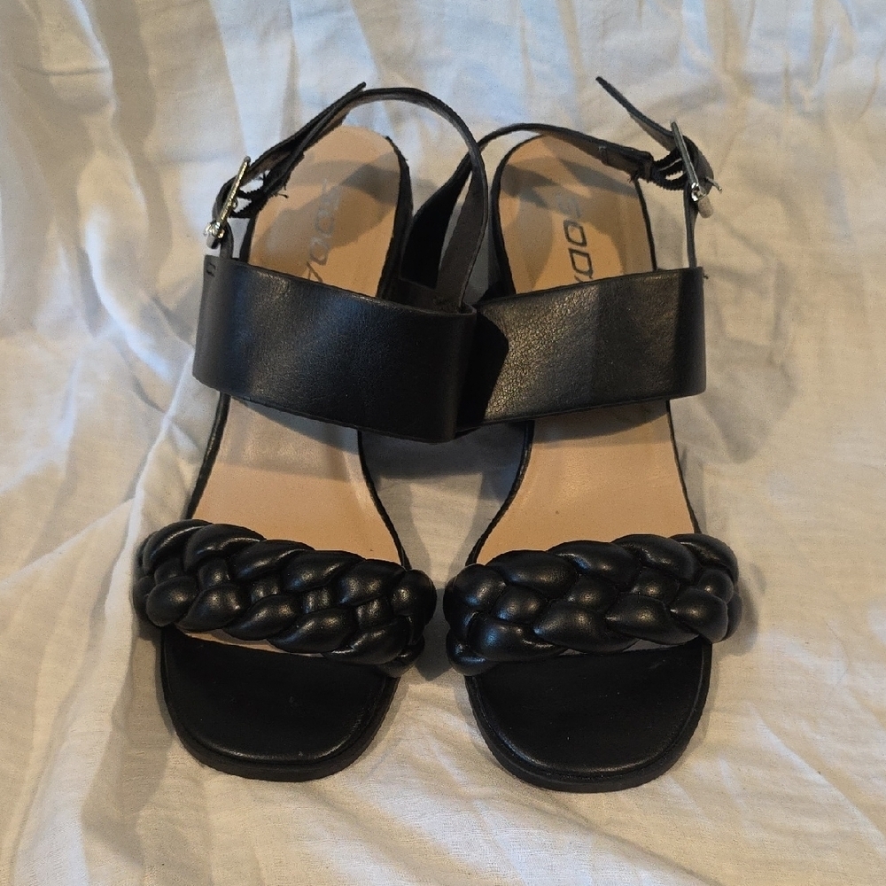 (J36) Soda Black Wedge Sandals with Braided Straps